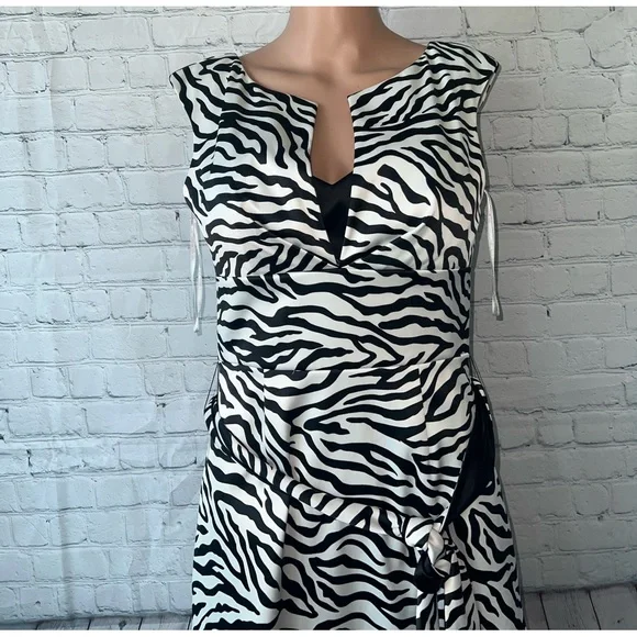 White House Black Market Zebra Print Black & White dress size 0 - Picture 2 of 7